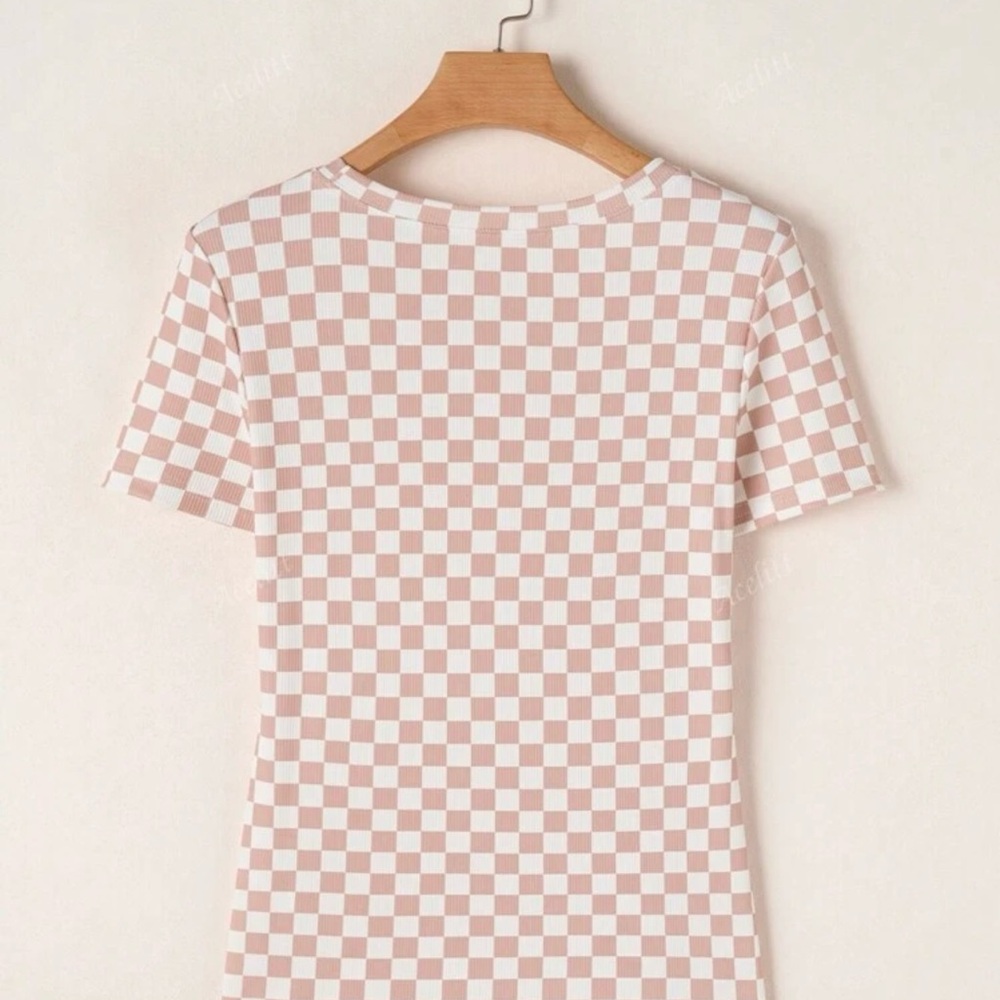 ⭐️Pink and White Fitted Graphic Tee - Picture 2 of 2